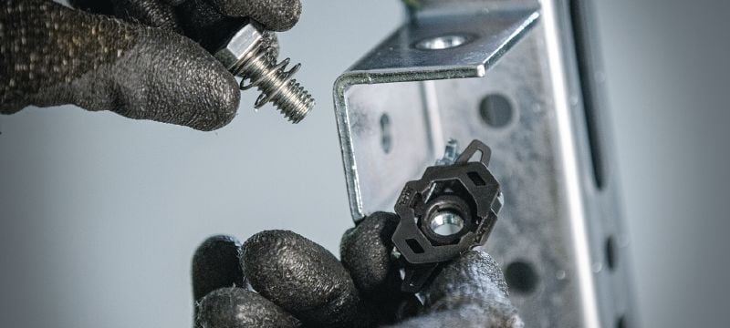 MT-C-LL1 FL unaprijed sastavljeni kutni konektor Konektor pod pravim kutom s unaprijed sastavljenom maticom i vijkom s funkcijom brzog zaključavanja za sastavljanje struktura kanala podupirača. Primjene 1