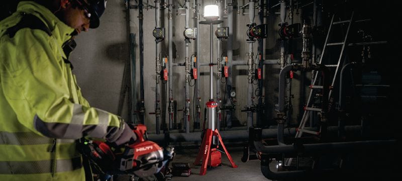 Baterijska toranjska svjetiljka SL 10-22 Snažna toranjska svjetiljka sa svjetlosnim pokrivanjem od 360° za baterijsko i unutarnje osvjetljenje gradilišta Primjene 1