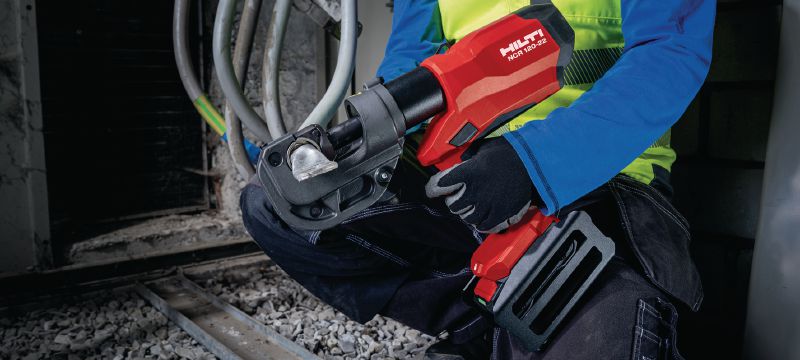 Stroj za krimpanje od 12 tona NCR 120-22 Baterijski stroj za krimpanje od 12 tona za krimpanje kabela do 750 kcmil │ do 300 mm² u aluminiju i 400 mm² u bakru Primjene 1