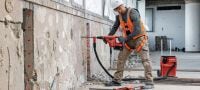 Baterijski ekstraktor prašine klase M VC 4MX-22 T15 Snažan baterijski ekstraktor prašine s velikim spremnikom za povezivanje s električnim alatima i (suho i mokro) čišćenje radnog mjesta, spremnik od 15 l (baterija Nuron). Primjene 1