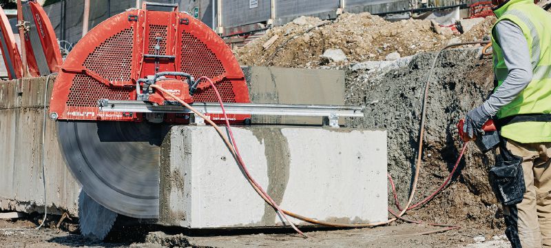2. zidna pila DST 20-CA Električna zidna pila za zahtjevne zadatke rezanja s podrškom za rezanje i ugrađenom upravljačkom elektronikom (bez vanjske e-kutije) Primjene 1