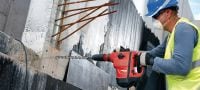 Udarna bušilica TE 60-ATC-AVR Svestrana i snažna udarna bušilica SDS Max (TE-Y) za bušenje i klesanje betona s aktivnim smanjenjem vibracija (AVR) i aktivnom kontrolom zakretnog momenta (ATC). Primjene 1