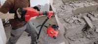 Čekić za rušenje TE 700-AVR SDS-Max Snažni čekić za rušenje SDS Max (TE-Y) za klesanje u betonu i opeci te za veliko opterećenje s aktivnim smanjenjem vibracija (AVR) Primjene 2