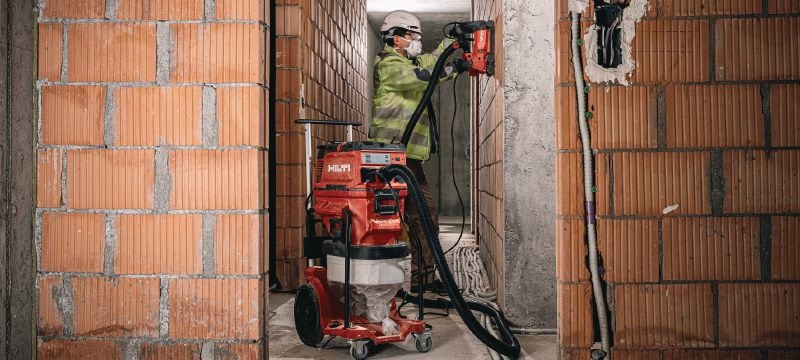 Ekstraktor prašine klase M s kontinuiranim sustavom vrećica VC 40MX-CB Snažan ekstraktor prašine za povezivanje s električnim alatima i čišćenje na gradilištu (mokro i suho), kontinuirani sustav vrećica Primjene 1