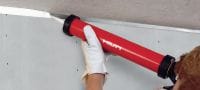 CFS-S ACR Firestop acrylic sealant Univerzalna brtva, koja pruža fleksibilnu vatrozaštitnu brtvu za građevinske spojeve i prodiranja probijanjem podloge Primjene 1