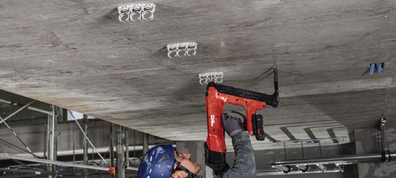 Višenamjenska spojnica X-FC MX Prilagodljiva obujmica za cijevi optimizirana za čavle na traci i kompatibilna sa širokim rasponom načina pričvršćivanja, osnovnih materijala i promjera cijevi Primjene 1