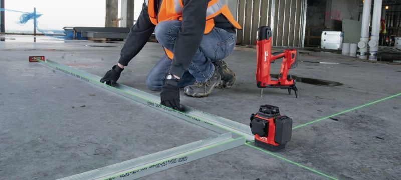 Višelinijski laser PM 30-MG Višelinijski laser s 3 linije od 360° za vodovodne instalacije, niveliranje, poravnavanje i određivanje kuta Primjene 1