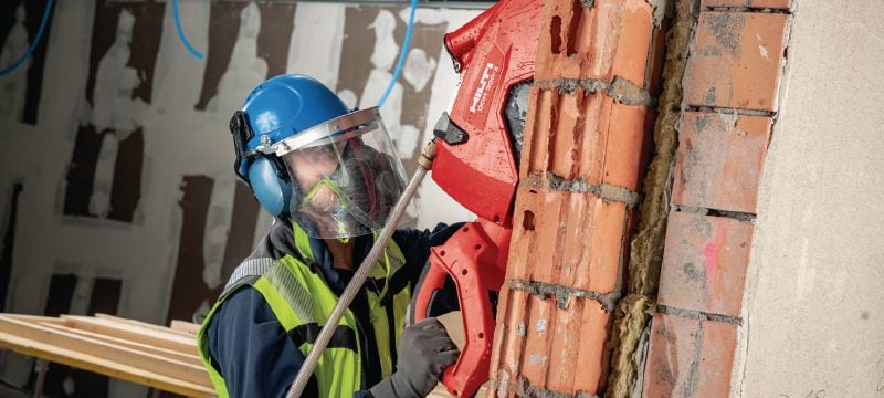 Električna dijamantna pila DCH 300-X Električni ručni dijamantni rezač za suho i mokro rezanje – dubina reza do 120 mm s listovima od 305 mm Primjene 1