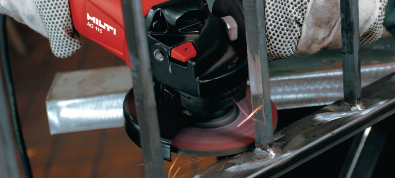 Kutna brusilica AG 115-D Tanka kutna brusilica od 850 W (230 V), 700 W (100 – 110 V) sa sigurnosnim prekidačem za diskove do 115 mm Primjene 1