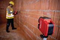 Visokoprecizni križni linijski laser s viskom PM 20-CGE Visokoprecizni kombinirani laser sa zelenim svjetlosnim snopom te 2 linije i 4 točaka za mjerenje viskom, niveliranje, poravnavanje i kvadriranje Primjene 1